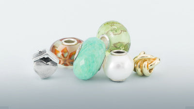 Diverse Trollbeads beads in gold, pearl, glass, silver and stone