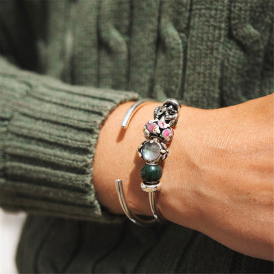 Žaliasis chalcedonas, apvalus akmens karoliukas