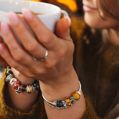 Žaliasis chalcedonas, apvalus akmens karoliukas