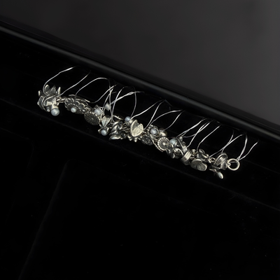 „Mėnesio gėlės“ karoliuko dovanų rinkinys prabangioje dėžutėje