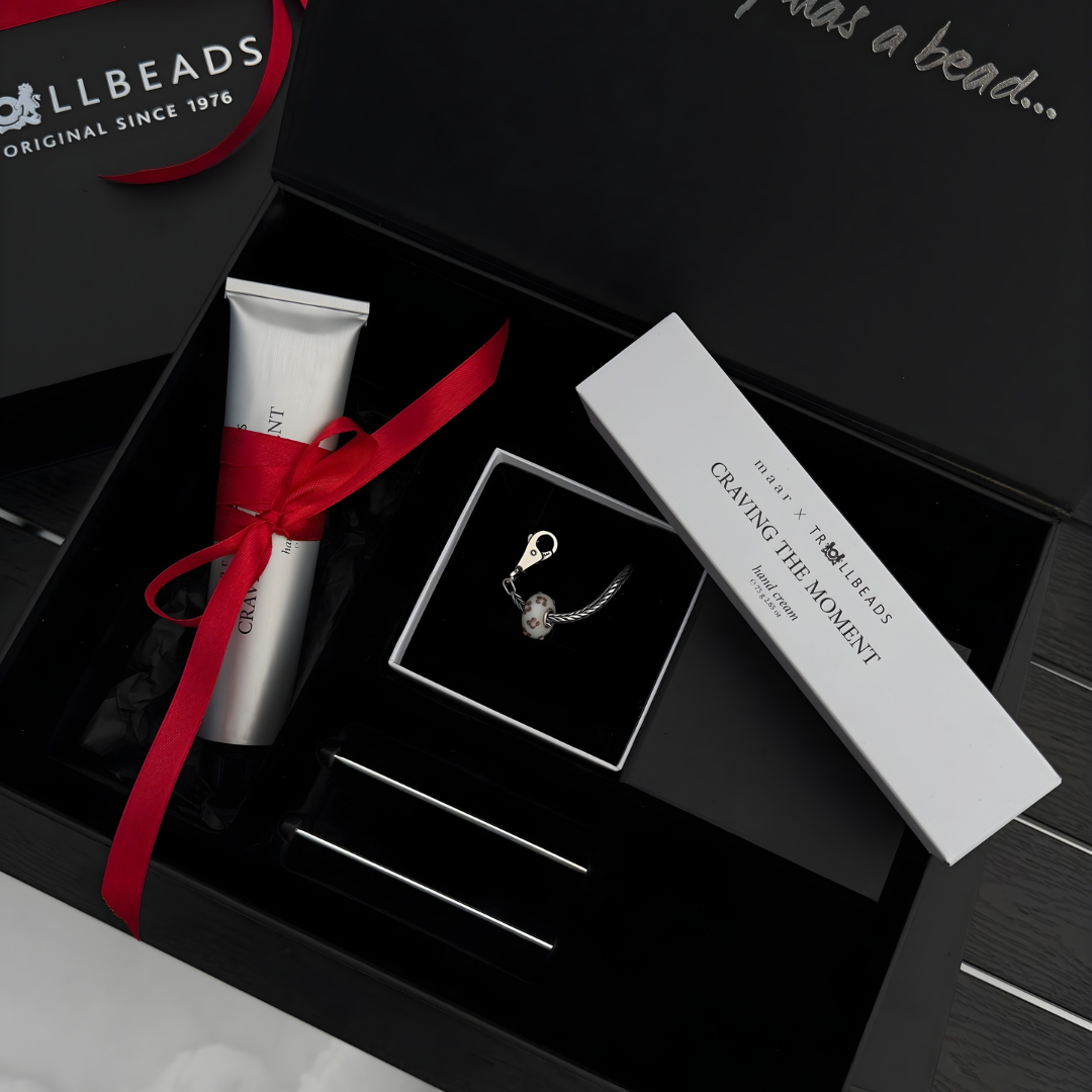 Apyrankės "Unikalumas" ir rankų kremo dovanų rinkinys prabangioje dėžutėje