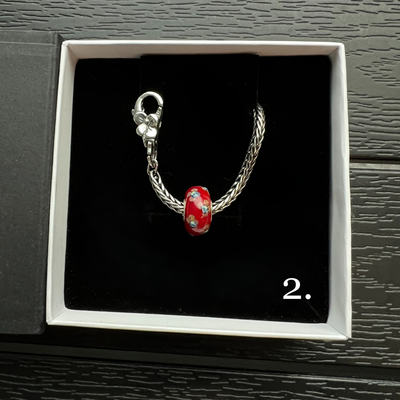 Apyrankės "Unikalumas" ir rankų kremo dovanų rinkinys prabangioje dėžutėje