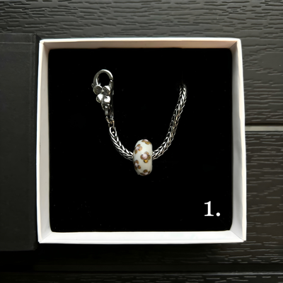 Apyrankės "Unikalumas" ir rankų kremo dovanų rinkinys prabangioje dėžutėje