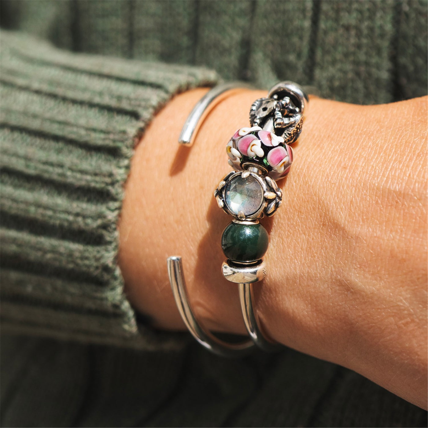 Kalnų edelveisas, sidabro karoliukas su labradoritu