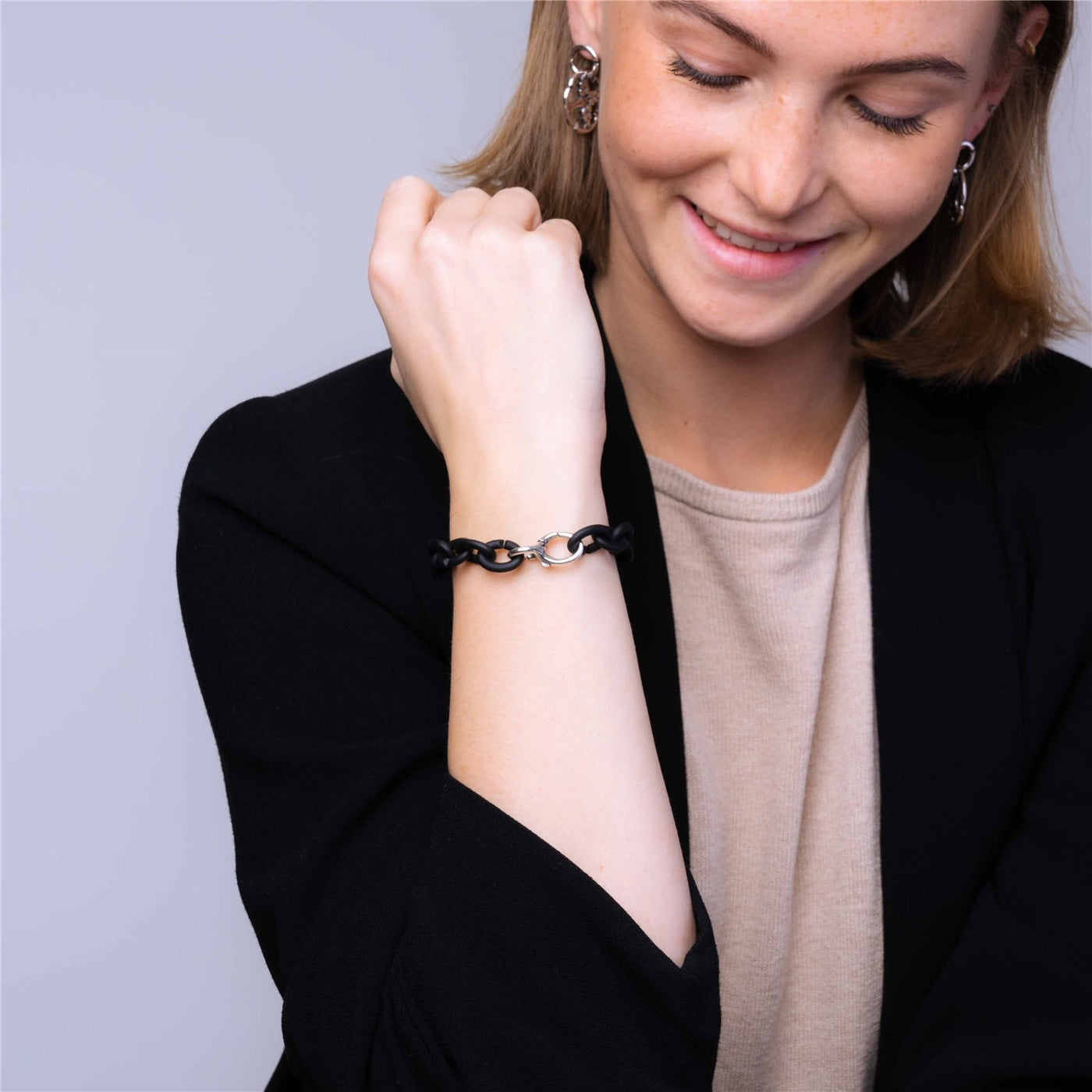 Juoda X JEWELLERY sidabro apyrankė