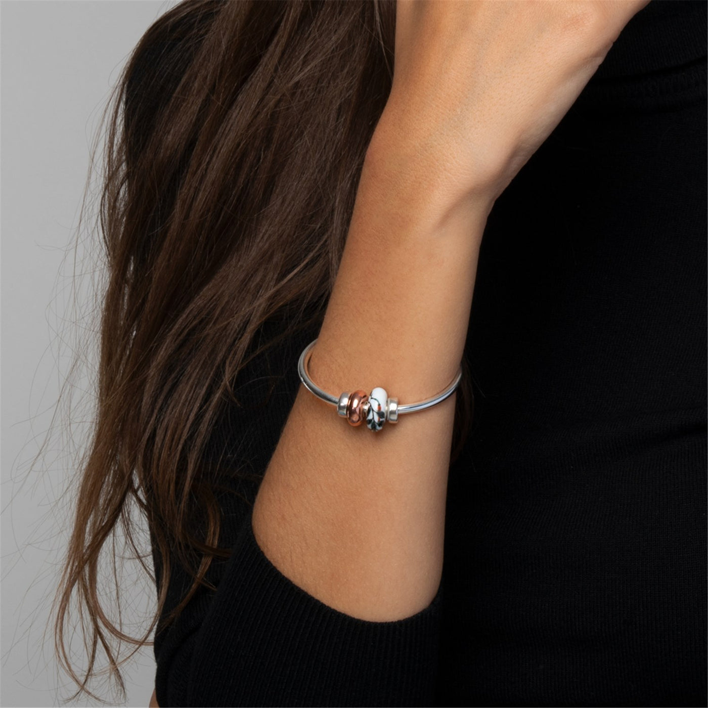 Sidabro „Bangle“ Apyrankė su Dviem Sidabro „Stabdžiukais“